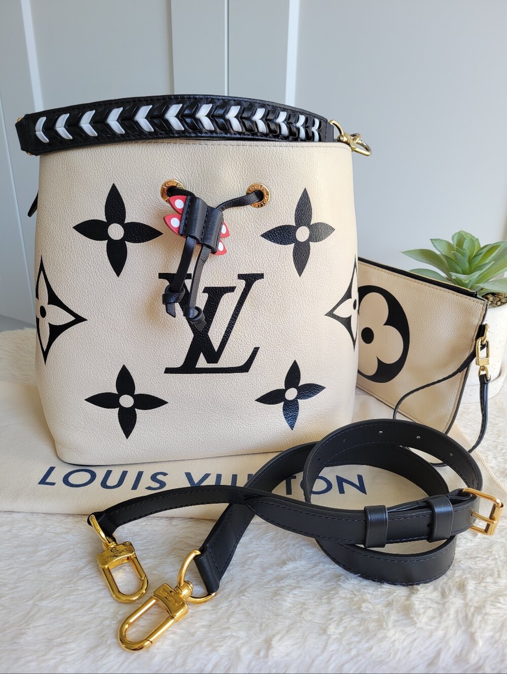 💕LIMITED Edition Louis Vuitton Neo Crafty Giant Noe Ivory Creme Black Empreinte